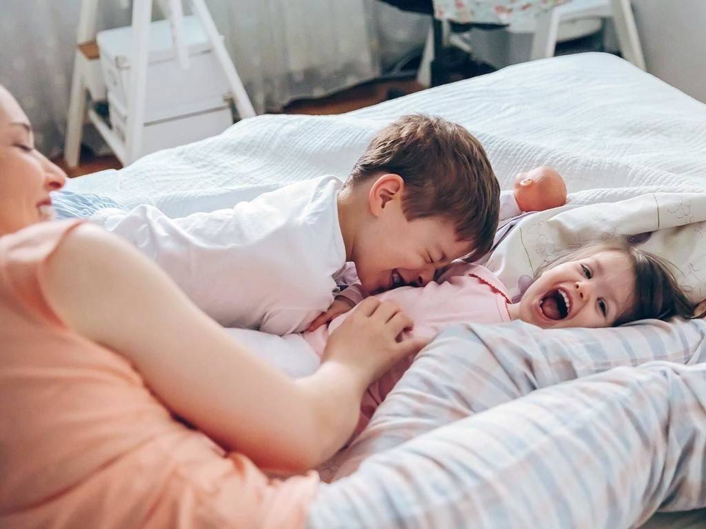 Как отучить ребенка спать с мамой: топ-10 способов | nestle baby