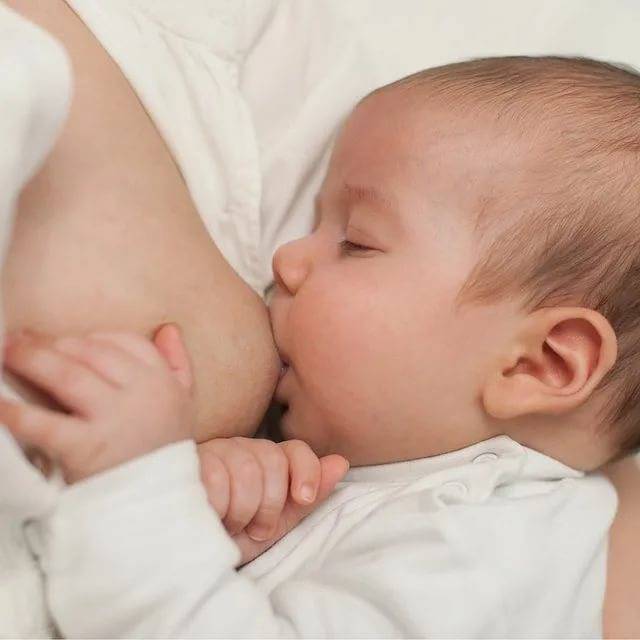 Нужно ли кормить новорождённого ночью при грудном вскармливании