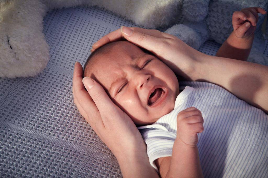 Как успокоить новорожденного ребенка, когда он плачет ~ я happy мама