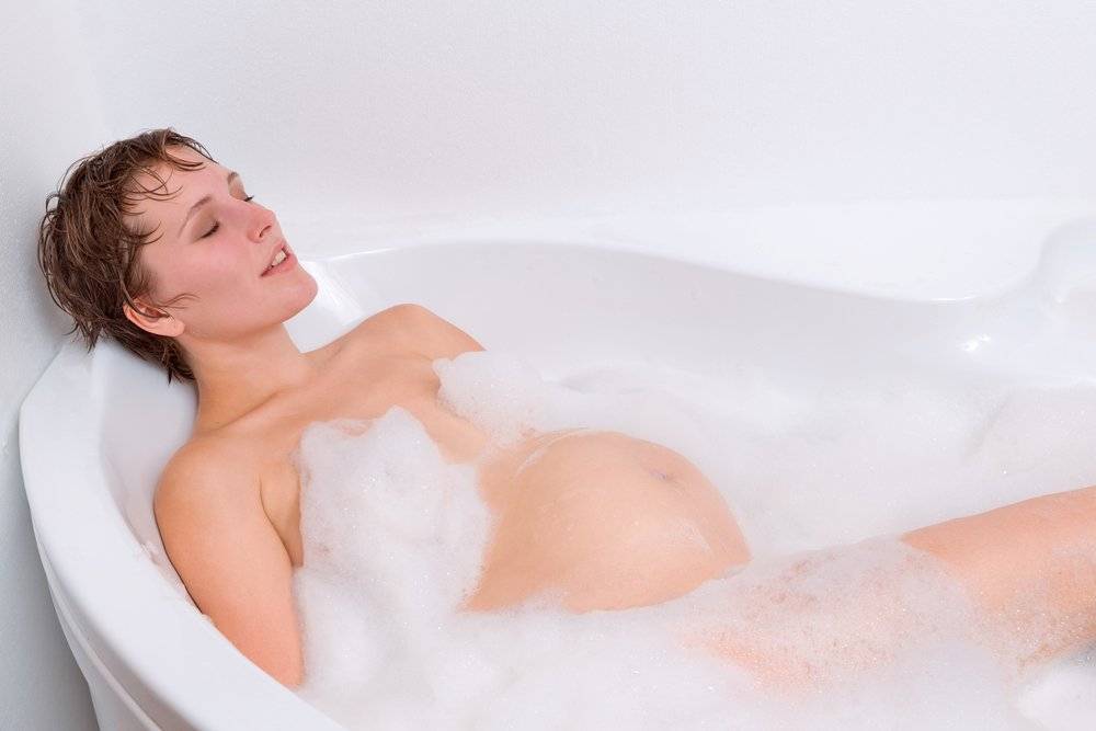Можно ли принимать ванну при беременности? | помощь маме!