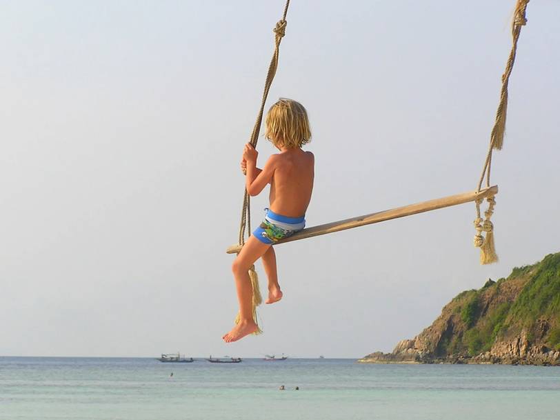 12 правил пляжного отдыха с детьми