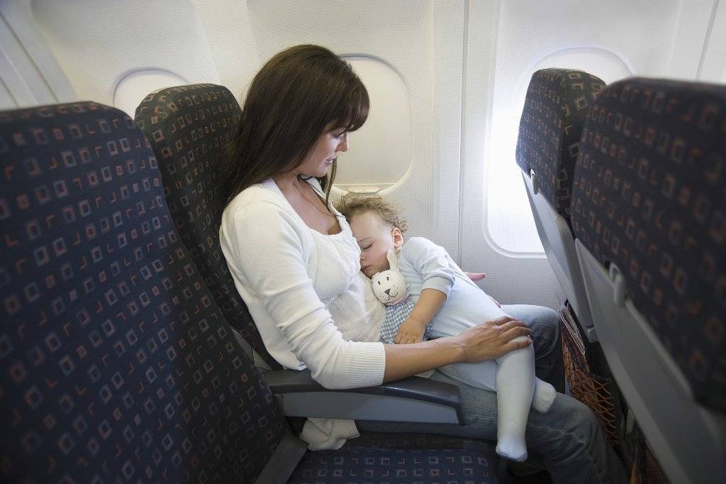 С какого возраста можно летать на самолете новорожденному ребенку