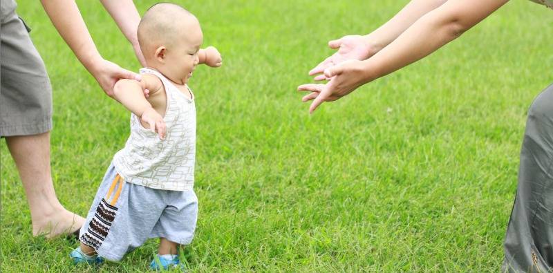 Как научить ребенка ходить: 5 важнейших условий и 4 возможных трудности, советы врача