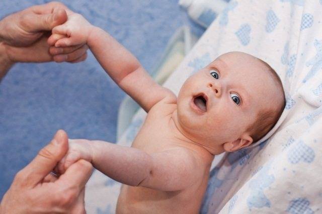 Гипертонус мышц у новорожденных: причины и симптомы