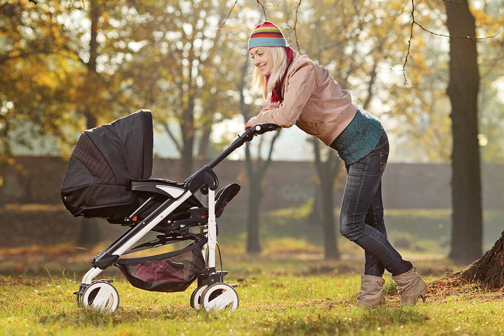 Что взять с собой на прогулку с новорожденным летом: практические советы мамам