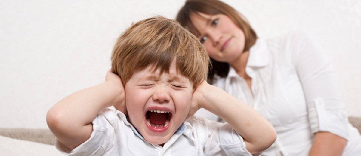 Истерики у детей 4 лет: причины, советы психолога, что делать
