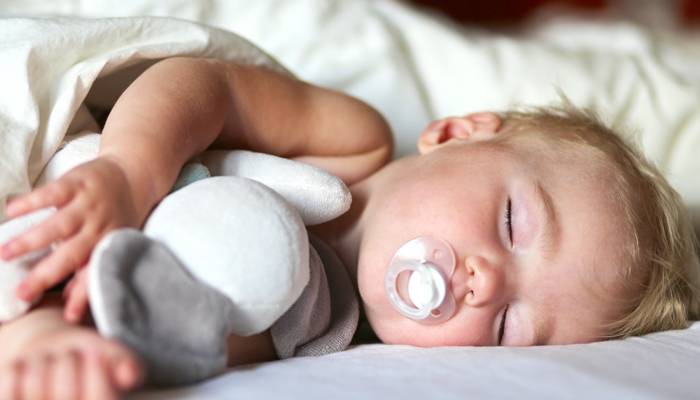 Как приучить ребенка спать ночью без кормления