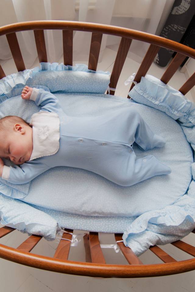 Как быстро уложить новорожденного ребенка спать? советы и методики