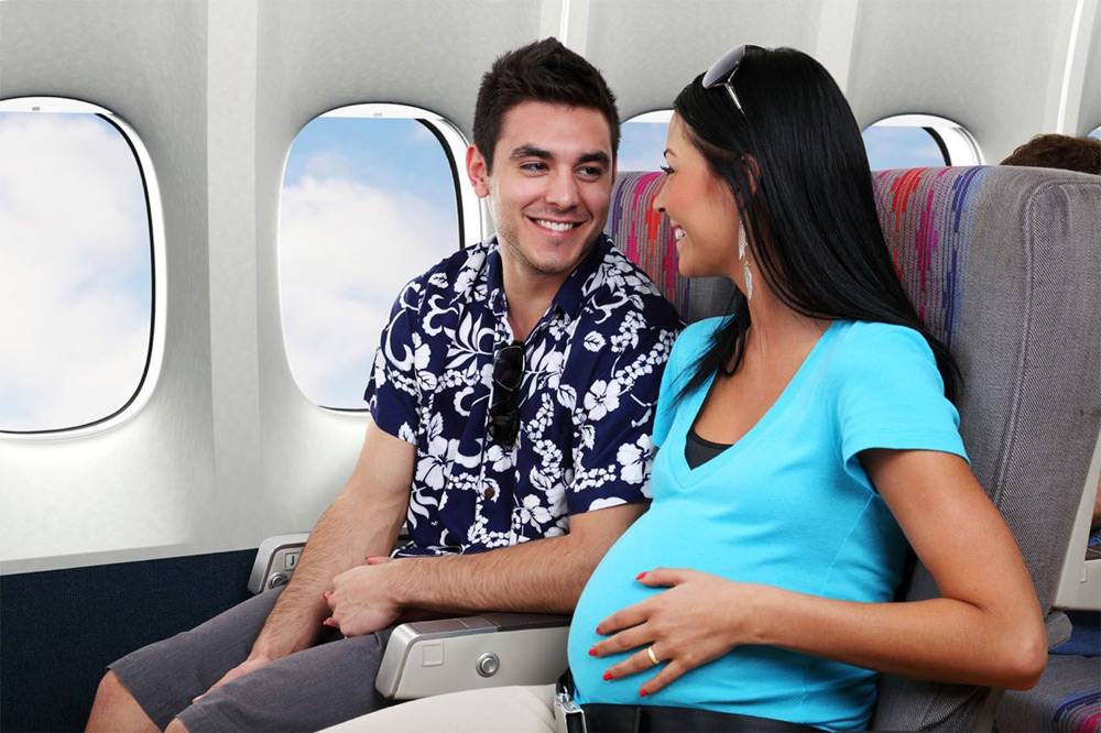 Можно ли беременным летать и что стоит взять с собой в самолет | sun flower family