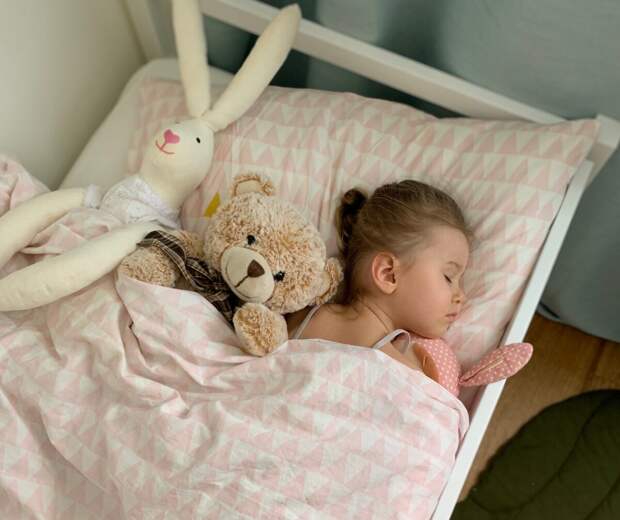 Как можно приучить новорожденного спать в отдельной кроватке