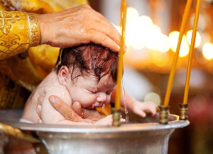 Таинство крещения ребенка: суть и правила обряда, выбор крестных родителей, подготовка и этапы проведения + советы