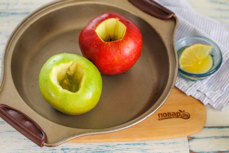Как запечь яблоки в духовке ребенку: можно ли давать грудничку, рецепт