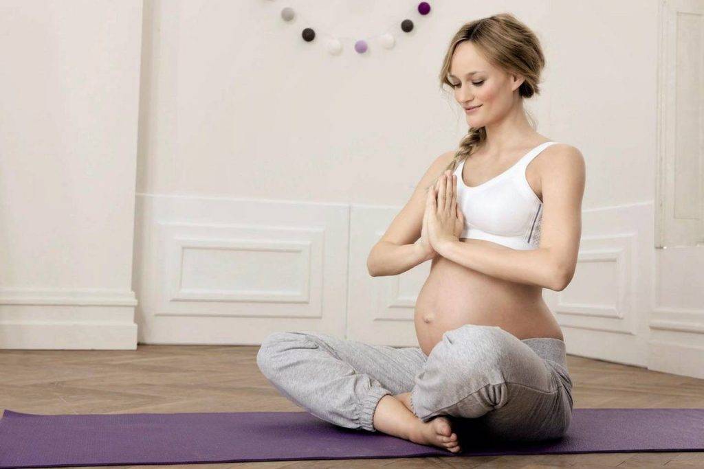 Йога для беременных (25 фото): правила занятий в 1, 2 и 3 триместрах в домашних условиях, упражнения во время беременности, отзывы