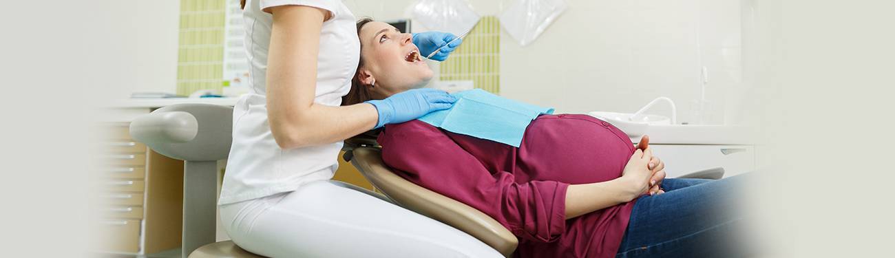 Лечение зубов с анестезией при грудном вскармливании