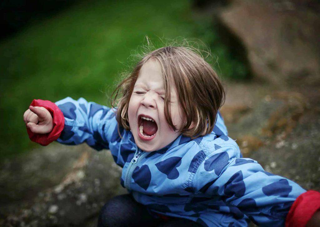 Ребенок, убегает, не слушается на улице! советы психологов, консультации