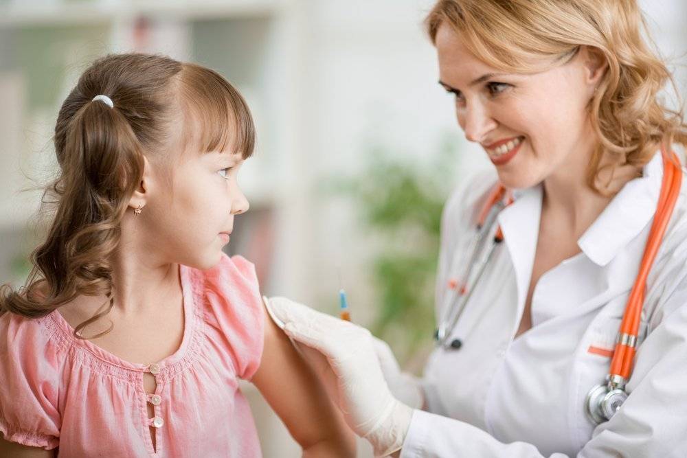 Прививки детям. делать ли прививку ребенку? календарь прививок для детей