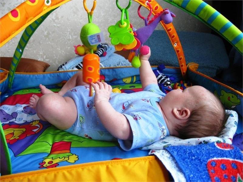 Развивающие игры с ребенком в 11 месяцев