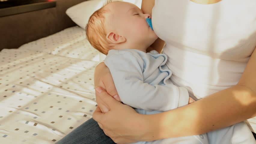 Как быстро уложить ребенка спать без грудного кормления