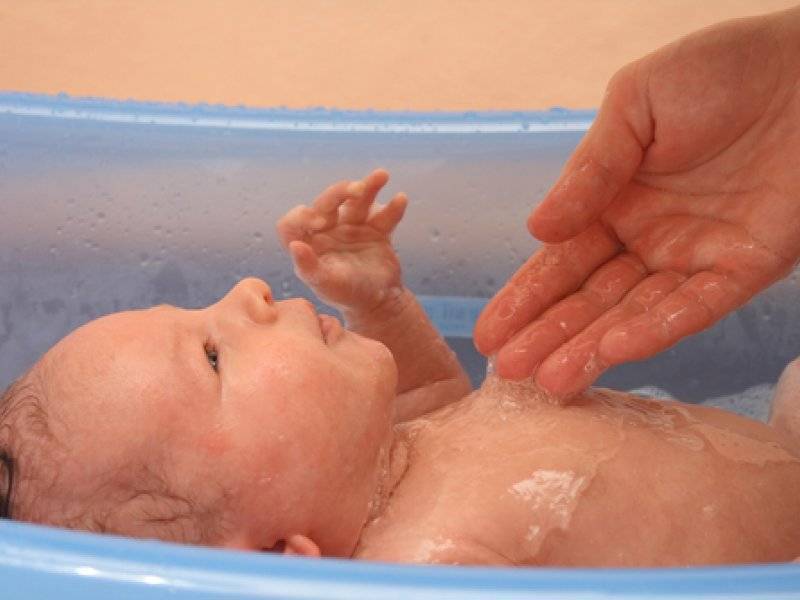 Как часто нужно купать новорожденного?