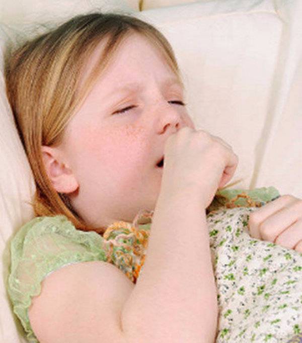 Чем лечить кашель без температуры у новорожденного грудничка и ребенка от 1 года?
