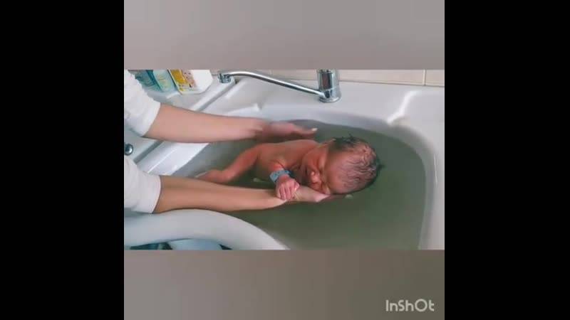 Как правильно подмывать новорожденную девочку, чтобы избежать заболеваний?