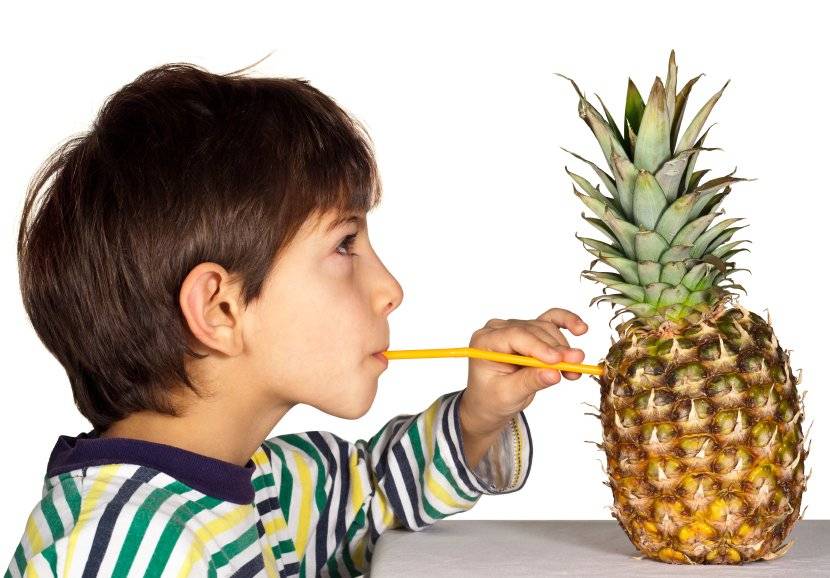 С какого возраста можно начинать давать ребенку ананас? его польза, вред и противопоказания