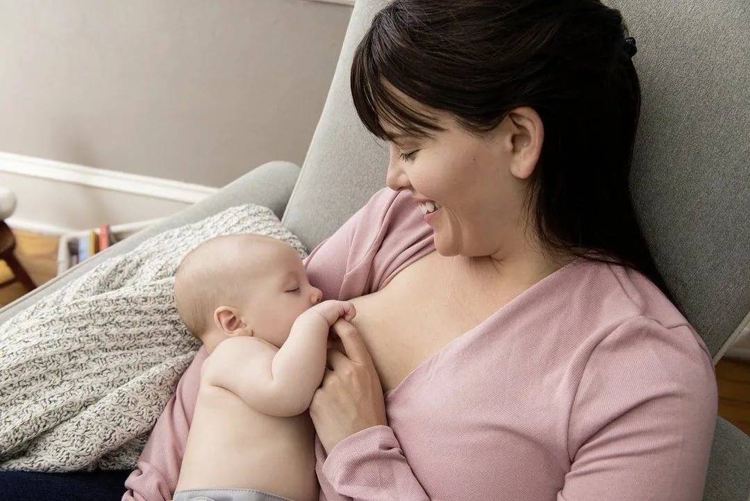 Как часто прикладывать ребенка к груди? | детская городская поликлиника № 32