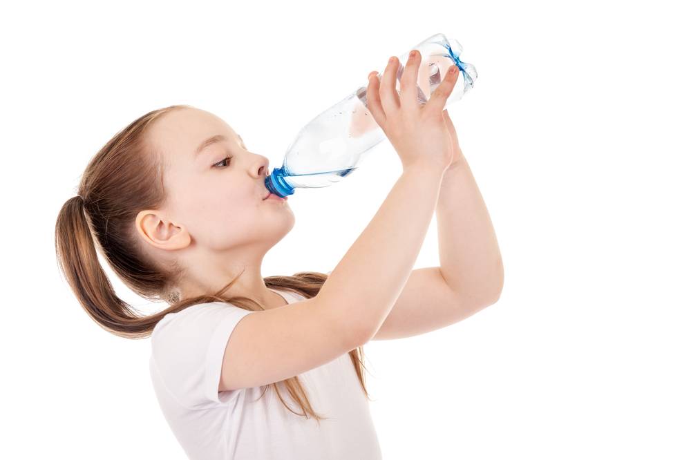 Почему ребенок пьет очень много воды ночью и как решить эту проблему?