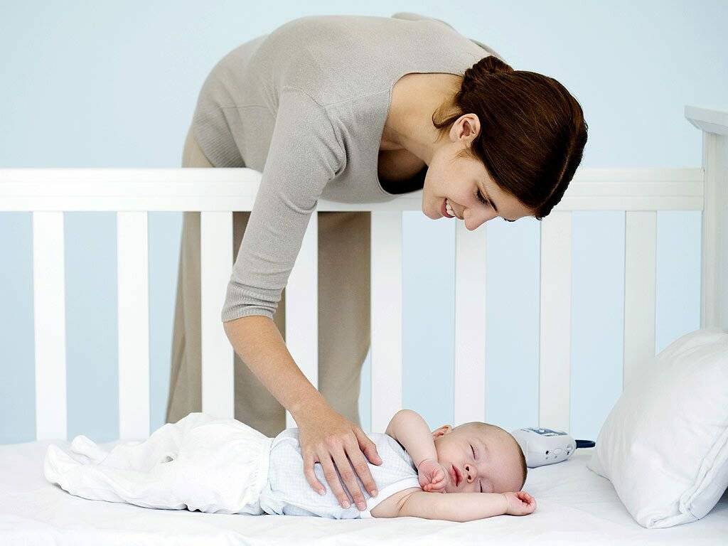 Как отучить ребенка от укачивания перед сном: как уложить грудничка спать и не качать
