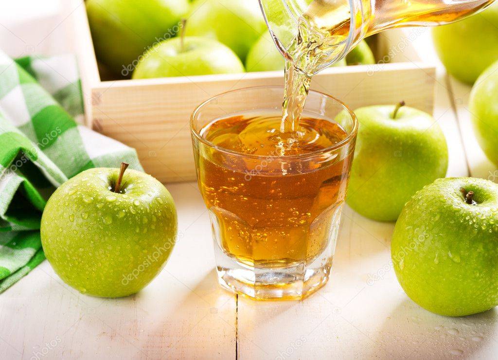 Яблочный сок для грудничка — когда можно давать