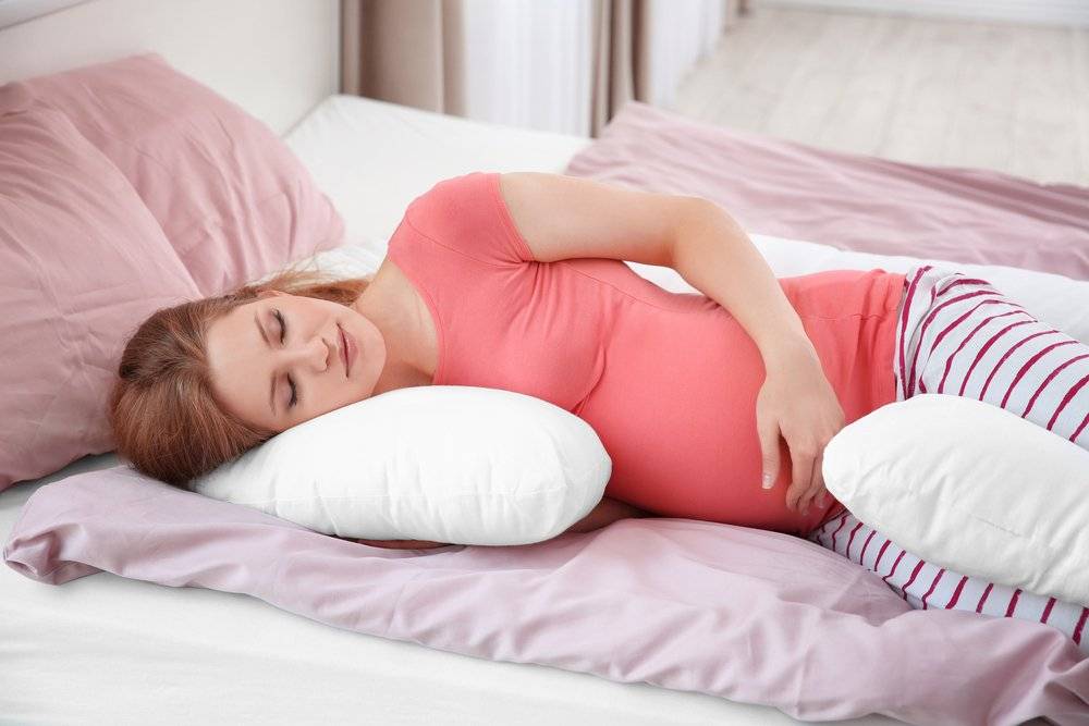 На каком боку лучше спать при беременности и почему