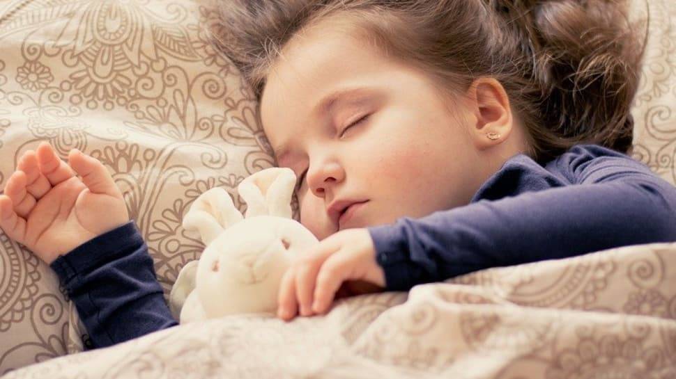 Можно ли приучить грудничка спать всю ночь. как научить ребёнка спать всю ночь. во сколько месяцев ребенок начинает спать всю ночь