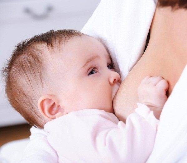 Ребенок захлебывается во время кормления грудным молоком - для мам