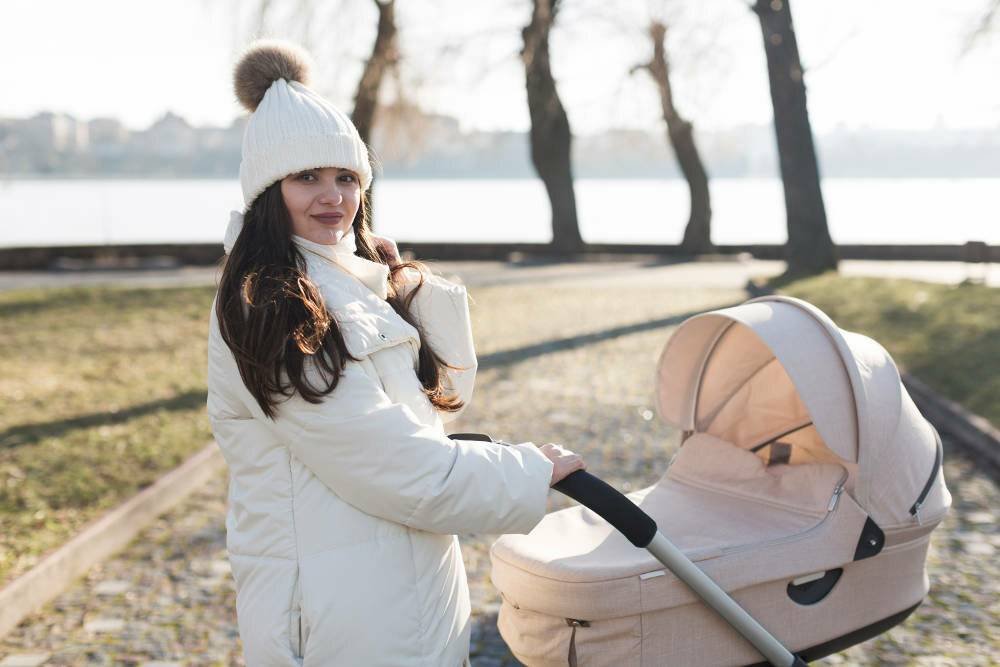 Прогулки с ребенком при орви, когда нет температуры — вред или польза?