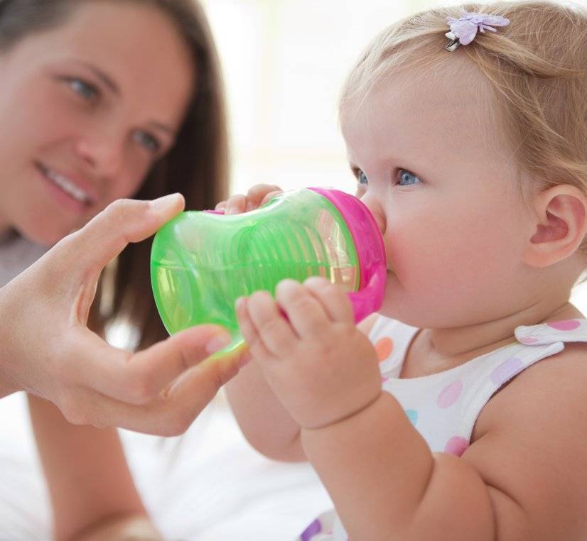 Как приучить ребенка к бутылочке?