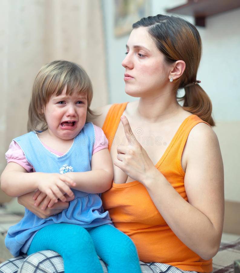 Почему нельзя запрещать ребёнку плакать: советы психологов