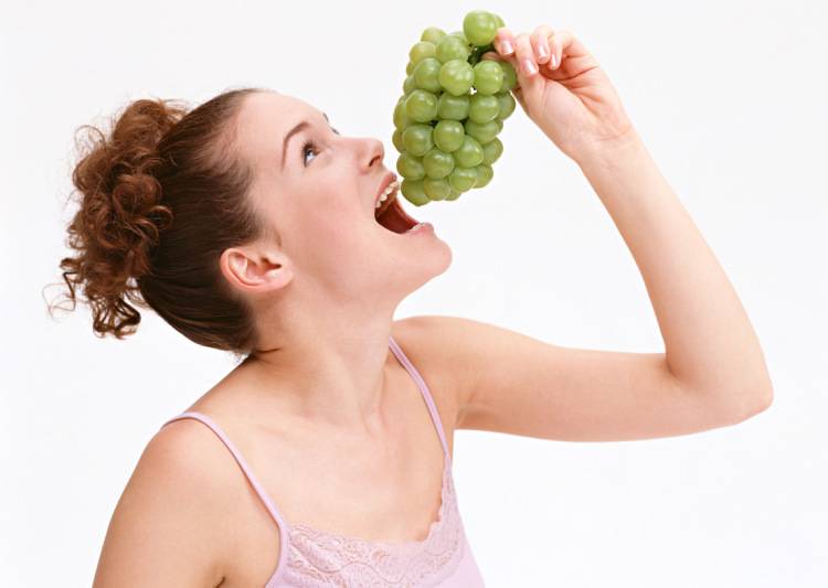 Виноград во время беременности, скрытые опасности полезной ягоды