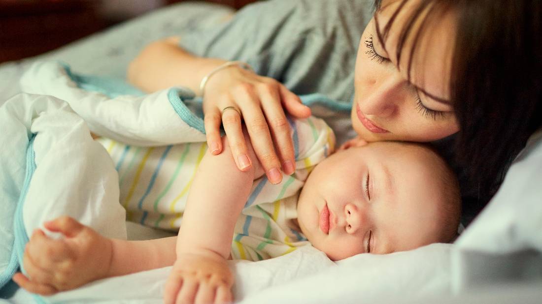 Как научить ребенка засыпать самостоятельно, без укачивания, спать днем и всю ночь