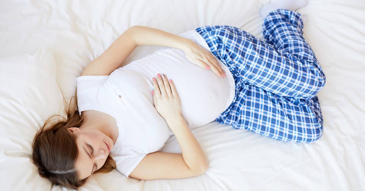 Почему нельзя долго спать на спине беременным: как можно лежать при беременности в 1-2 триместрах и перед родами?