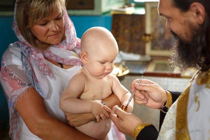 Как и когда крестить ребенка, в какие дни? правила крещения мальчика и девочки для крестных и родителей: как одеться, что купить