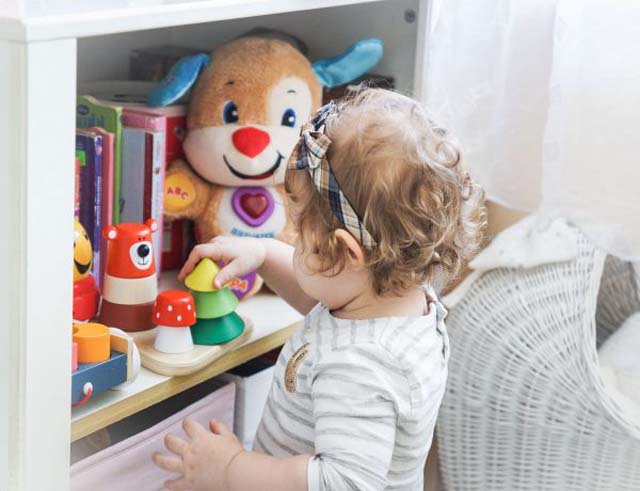 Почему ребенок ломает игрушки и как с этим быть?