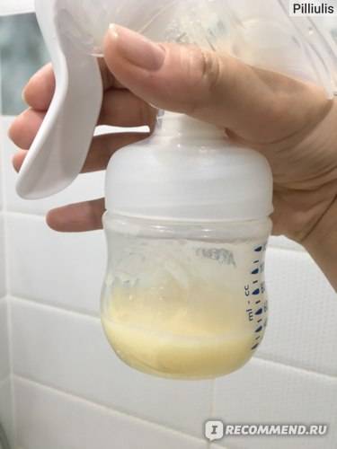 Как сцеживать грудное молоко руками: правильные техники, сколько, как часто и надо ли вообще это делать
