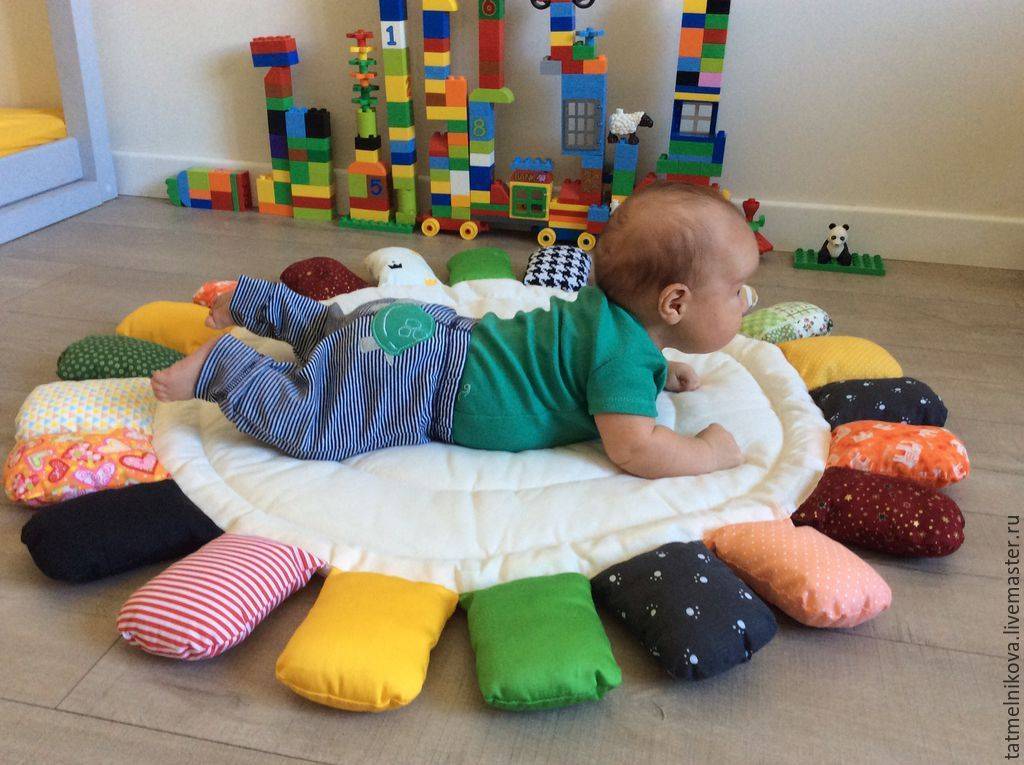 Детский коврик для ползания — плюсы и минусы, идеи, выбор