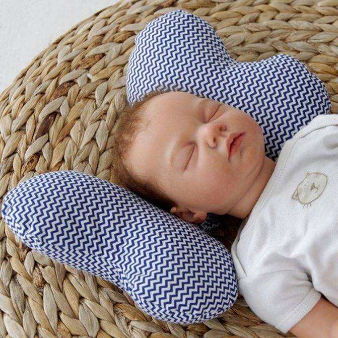 Нужна ли детская ортопедическая подушка новорожденному?