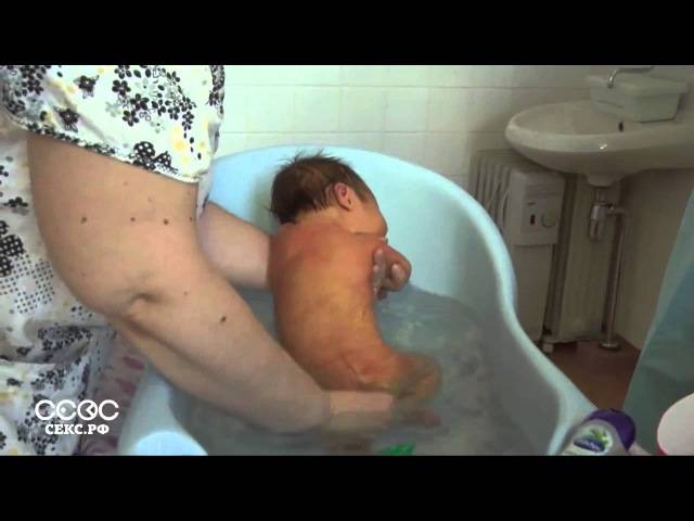 Как подмывать новорожденного мальчика под краном - схема ❗️☘️ ( ͡ʘ ͜ʖ ͡ʘ)