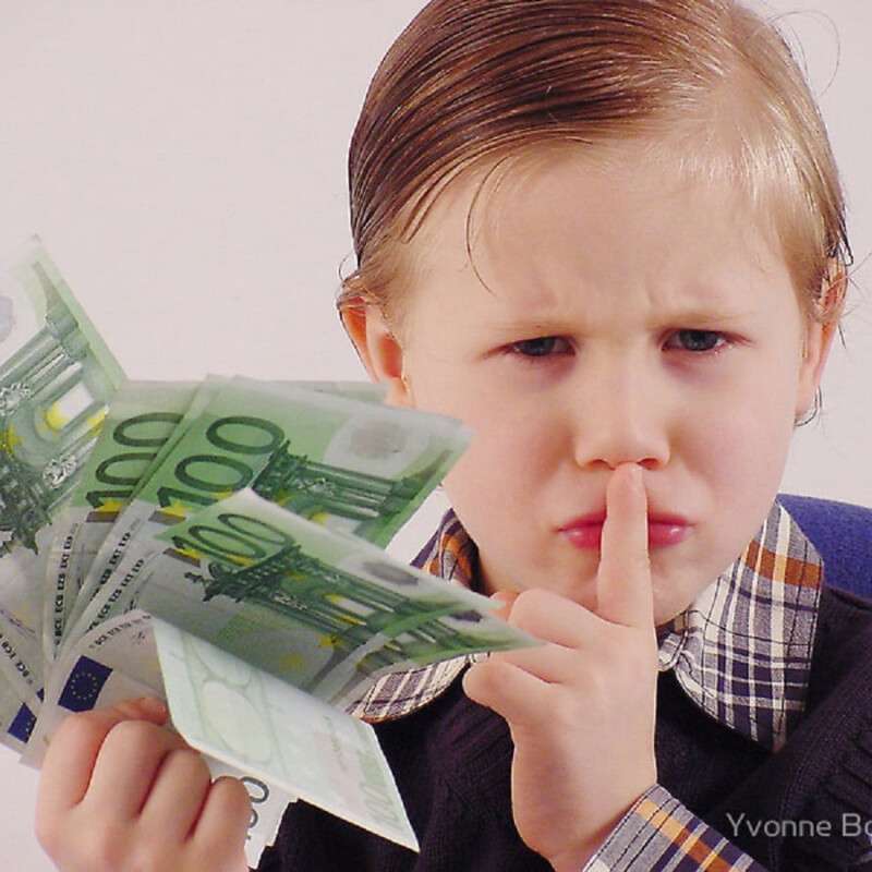 Ребенок ворует деньги: что делать?