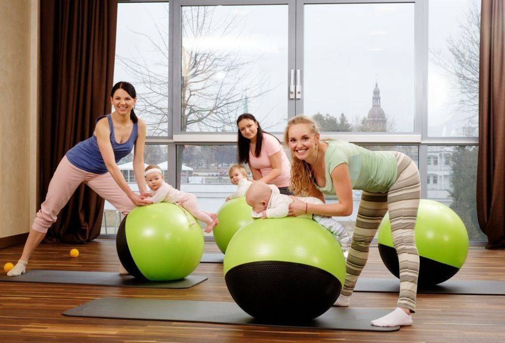 Фитбол для грудничков: гимнастический мяч для массажа новорожденных, как выбрать