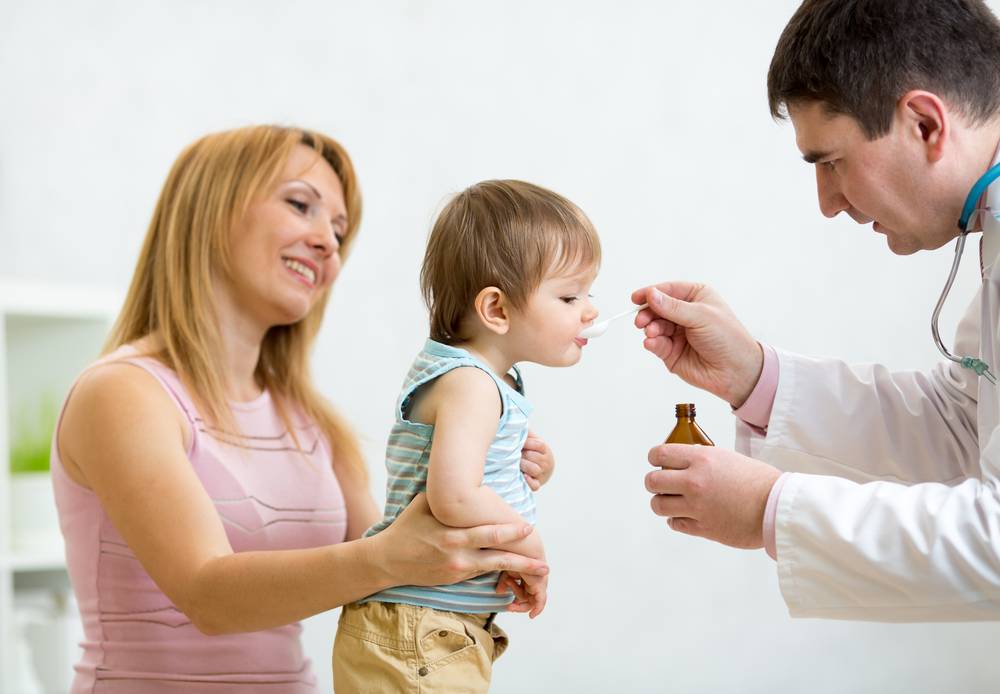 Как убедить малыша принять лекарство