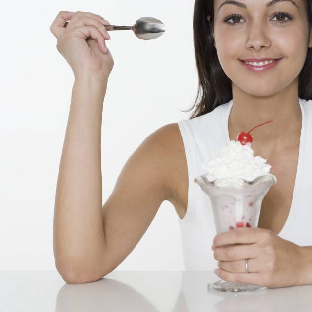 Можно ли мороженое при грудном вскармливании в первый и последующие месяцы