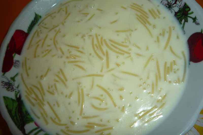 Как сварить молочный суп ребенку с вермишелью